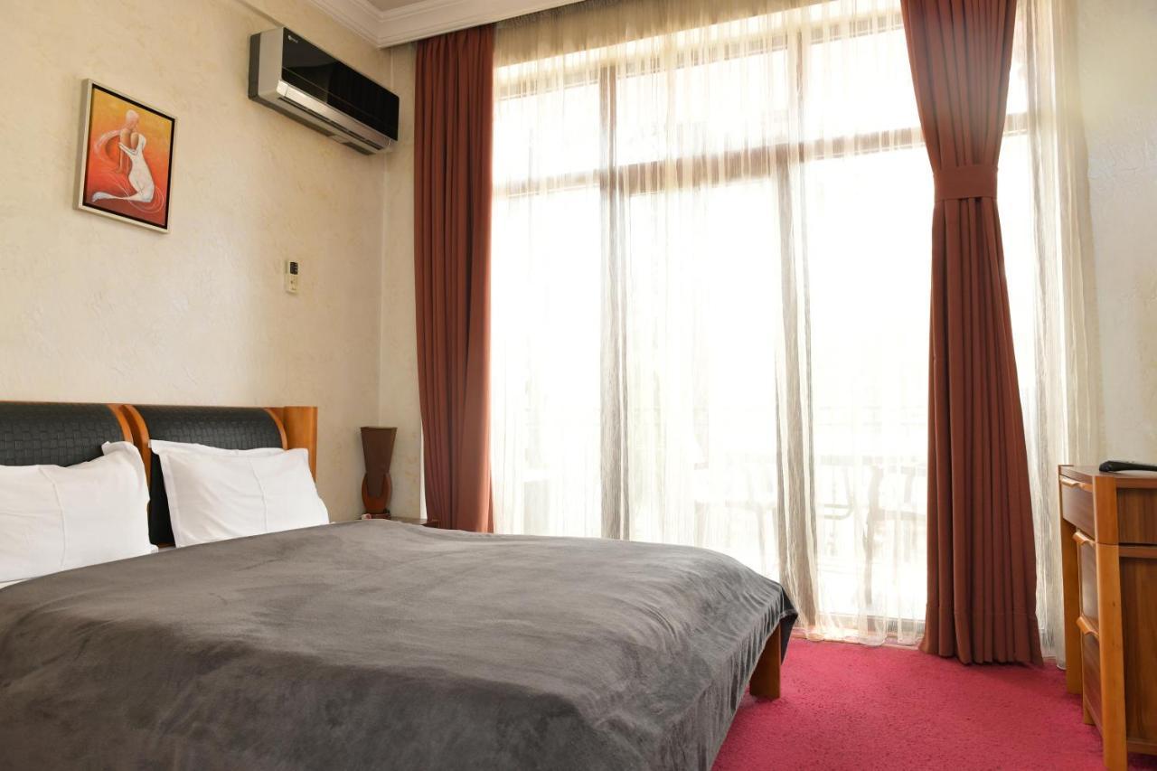 Antika Hotel 바투미 외부 사진