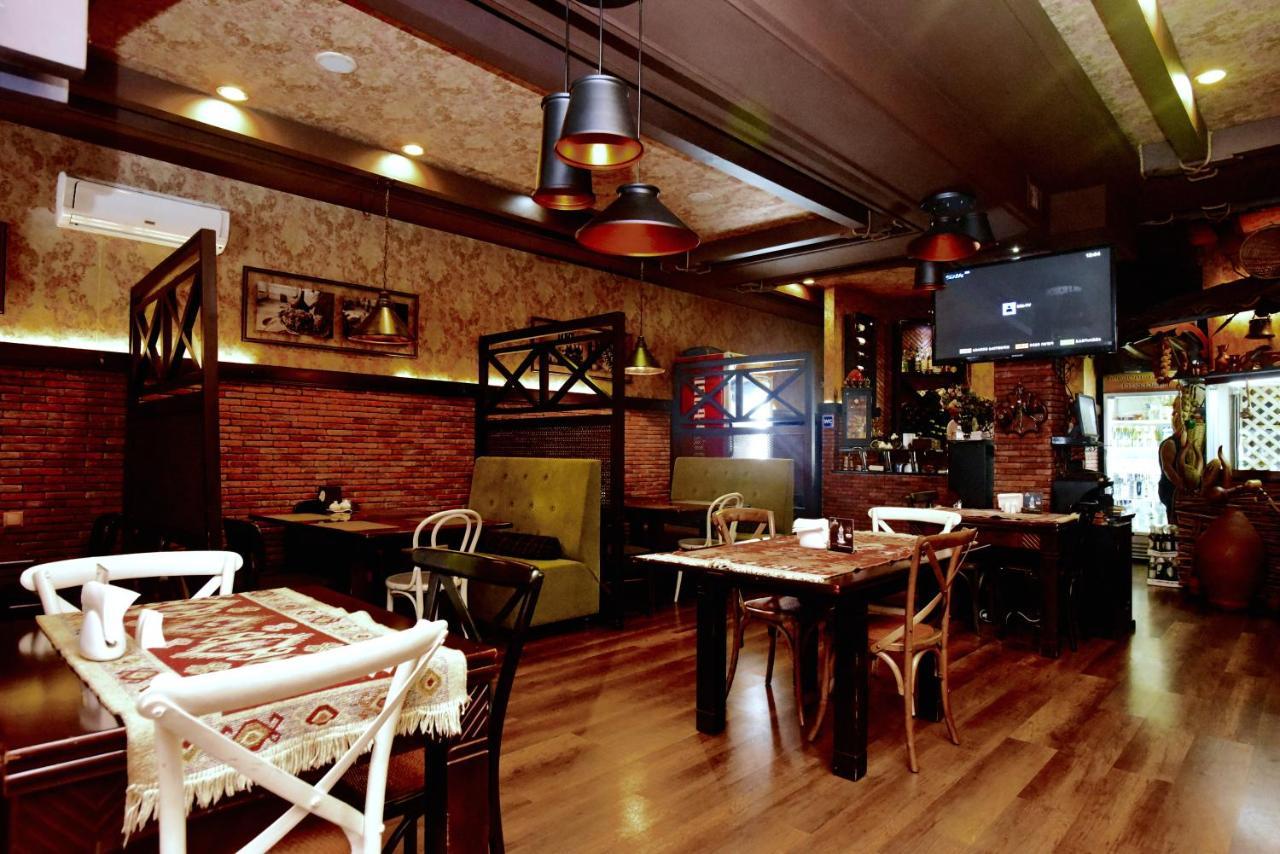 Antika Hotel 바투미 외부 사진