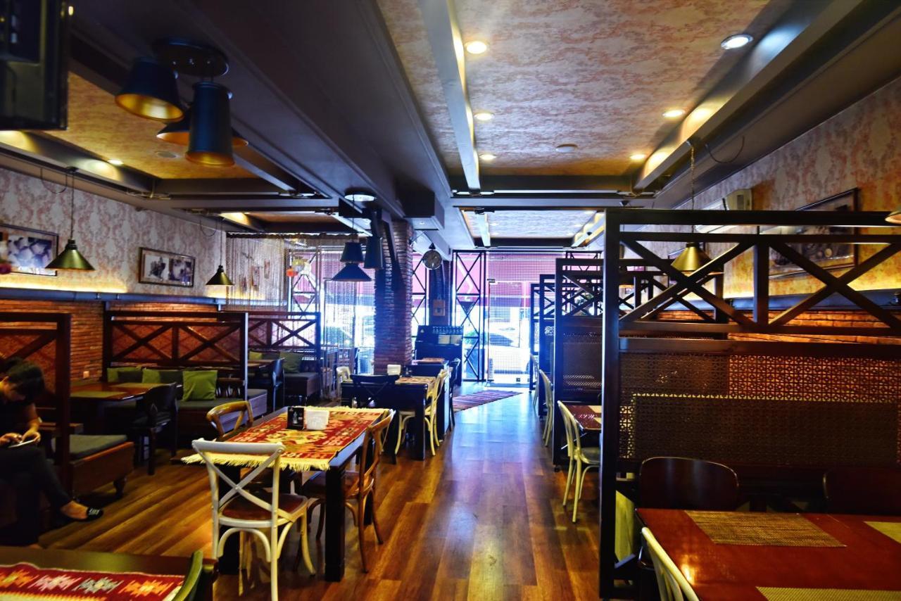 Antika Hotel 바투미 외부 사진